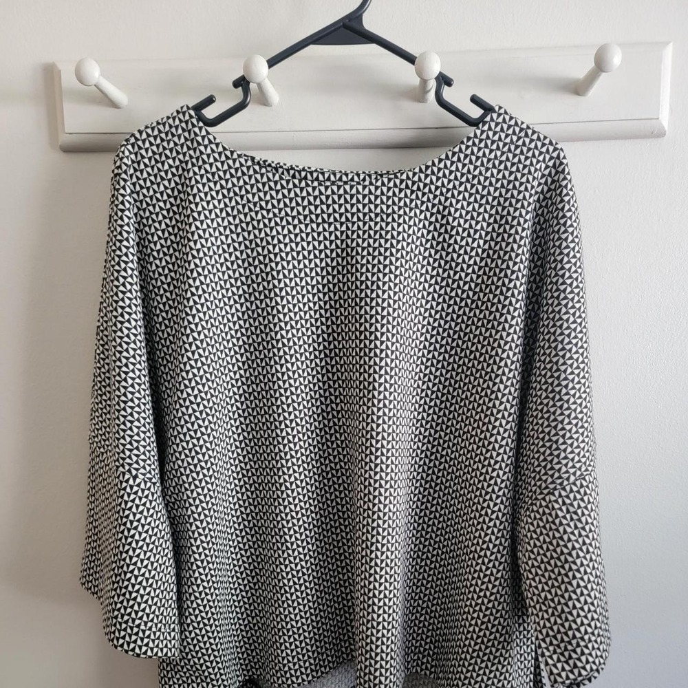 Max Studio Geometric Size Large Blouse S/S Pullover Crew Neck Career Work Casual